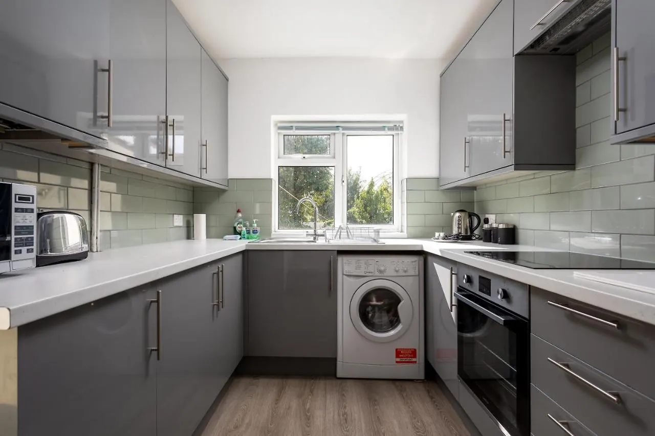 Market Street 5 Min Walk To Town Centre Cheltenham United Kingdom